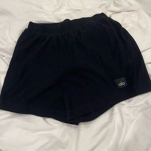Women’s size medium Alo short